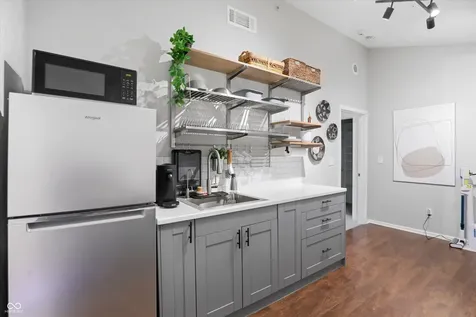6587 Reserve Drive Indianapolis IN 46220