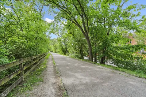 6587 Reserve Drive Indianapolis IN 46220