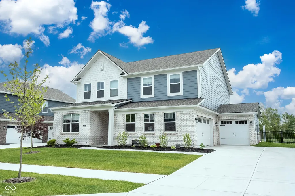 327 Waterford Lane Westfield IN 46074