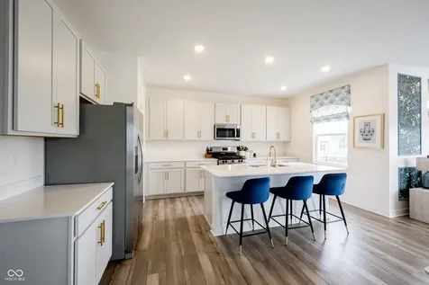 327 Waterford Lane Westfield IN 46074