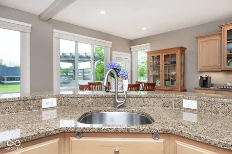6929 Royal Oakland Way Indianapolis IN 46236