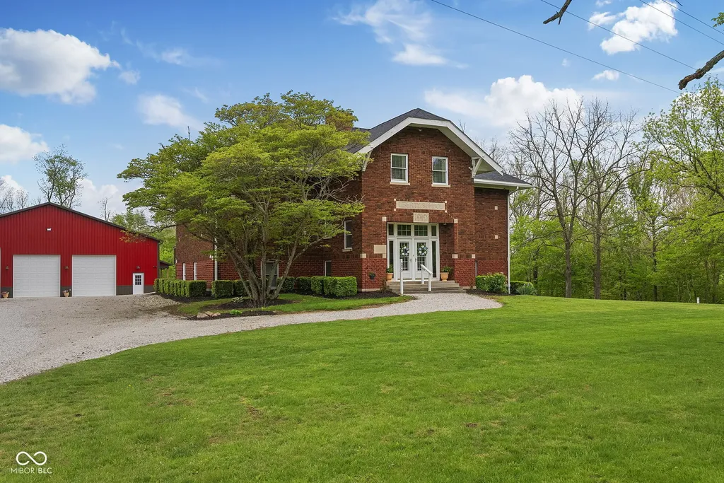 6822 S 600 W Crawfordsville IN 47933