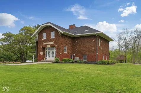 6822 S 600 W Crawfordsville IN 47933