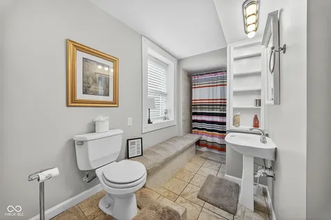 6822 S 600 W Crawfordsville IN 47933