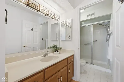 7601 Newport Bay Drive Indianapolis IN 46240
