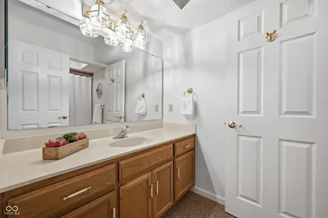 7601 Newport Bay Drive Indianapolis IN 46240