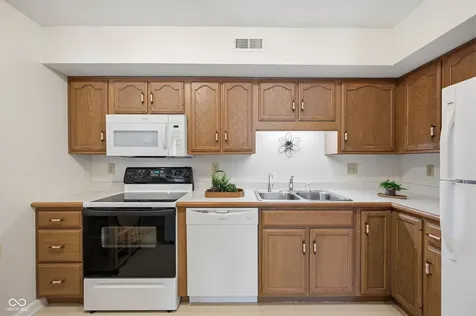 7601 Newport Bay Drive Indianapolis IN 46240