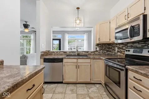 8016 Windham Lake Way Indianapolis IN 46214