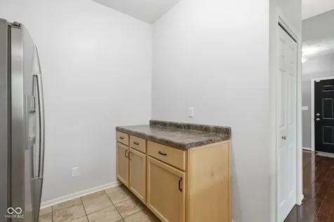 8016 Windham Lake Way Indianapolis IN 46214