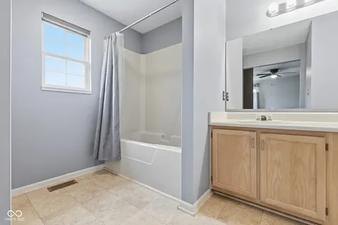8016 Windham Lake Way Indianapolis IN 46214