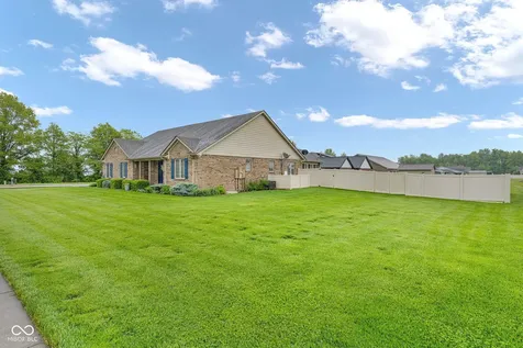 5243 Chloe Lane Seymour IN 47274