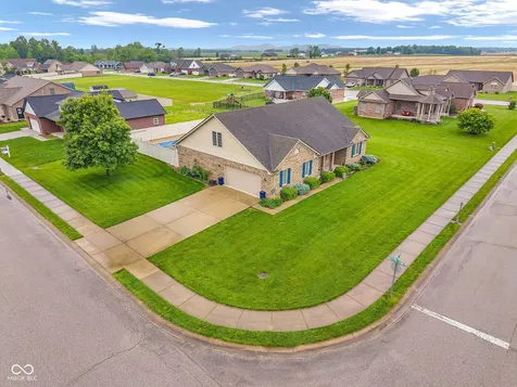5243 Chloe Lane Seymour IN 47274