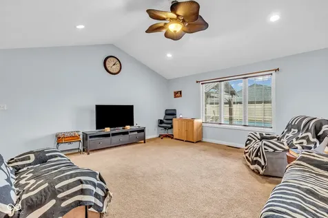 5243 Chloe Lane Seymour IN 47274