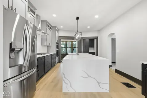 875 Woodruff Place Middle Drive Indianapolis IN 46201
