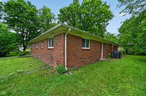 5511 Laurel Hall Drive Indianapolis IN 46226