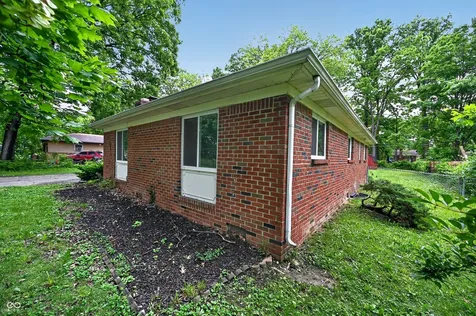 5511 Laurel Hall Drive Indianapolis IN 46226