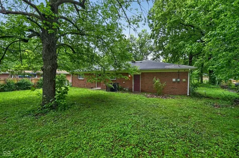 5511 Laurel Hall Drive Indianapolis IN 46226