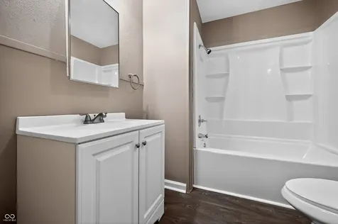 5511 Laurel Hall Drive Indianapolis IN 46226