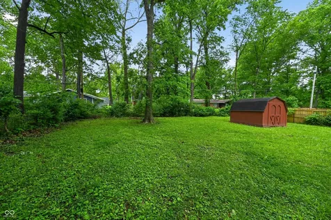 5511 Laurel Hall Drive Indianapolis IN 46226