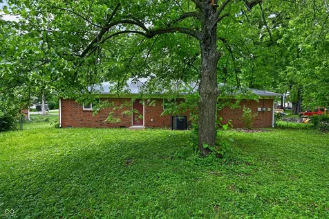 5511 Laurel Hall Drive Indianapolis IN 46226