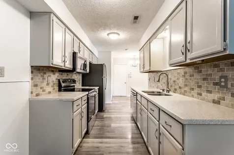 9350 Golden Leaf Way Indianapolis IN 46260