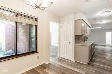 9350 Golden Leaf Way Indianapolis IN 46260
