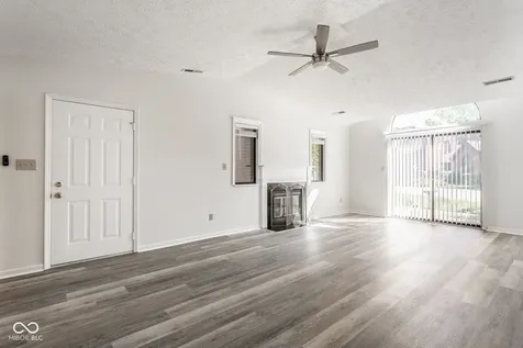 9350 Golden Leaf Way Indianapolis IN 46260
