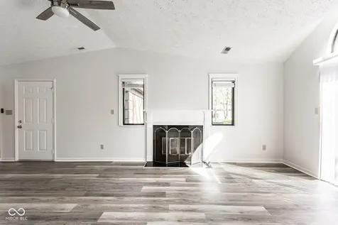 9350 Golden Leaf Way Indianapolis IN 46260