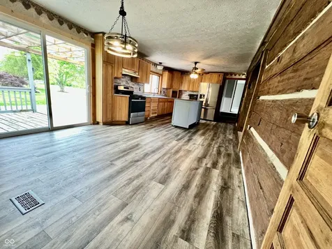 4296 E 100 N Shelbyville IN 46176