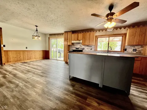 4296 E 100 N Shelbyville IN 46176