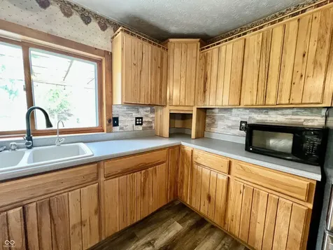 4296 E 100 N Shelbyville IN 46176