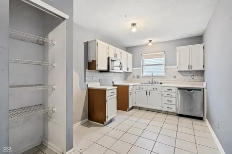 5409 Rocky Mountain Drive Indianapolis IN 46237