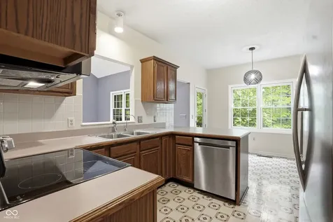 5133 Robinsrock Way Indianapolis IN 46268