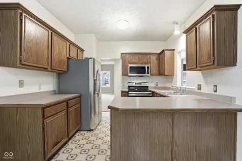 5133 Robinsrock Way Indianapolis IN 46268
