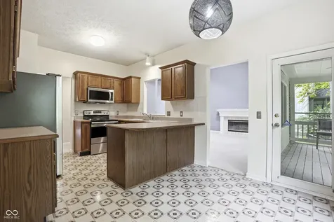 5133 Robinsrock Way Indianapolis IN 46268