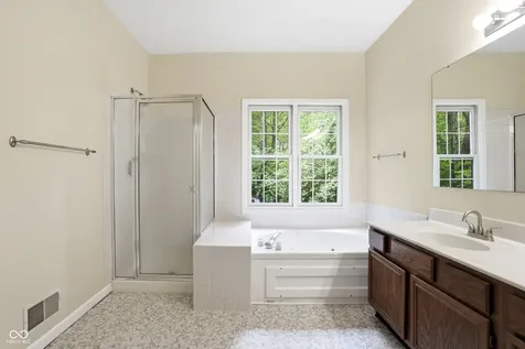 5133 Robinsrock Way Indianapolis IN 46268