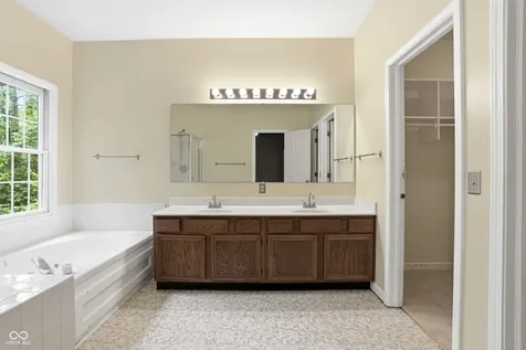 5133 Robinsrock Way Indianapolis IN 46268