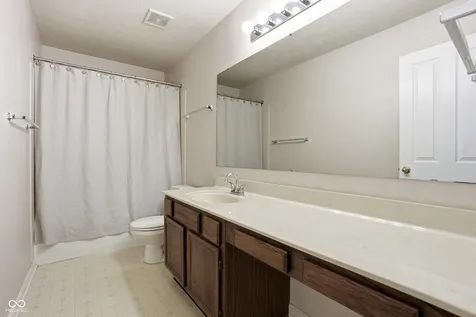 5133 Robinsrock Way Indianapolis IN 46268