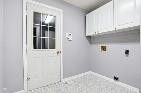 5133 Robinsrock Way Indianapolis IN 46268