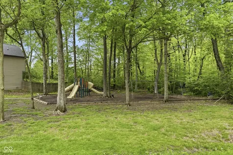 5133 Robinsrock Way Indianapolis IN 46268