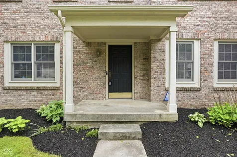 5133 Robinsrock Way Indianapolis IN 46268