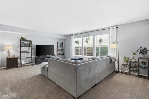 3915 Rosefinch Circle Indianapolis IN 46228