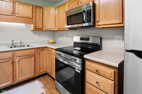 170 Midway Court S Hope IN 47246