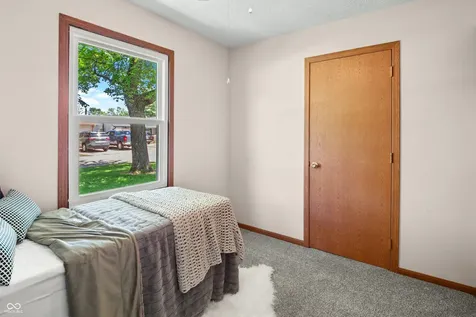 170 Midway Court S Hope IN 47246