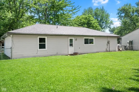 170 Midway Court S Hope IN 47246