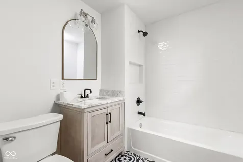 649 E 49th Street Indianapolis IN 46205