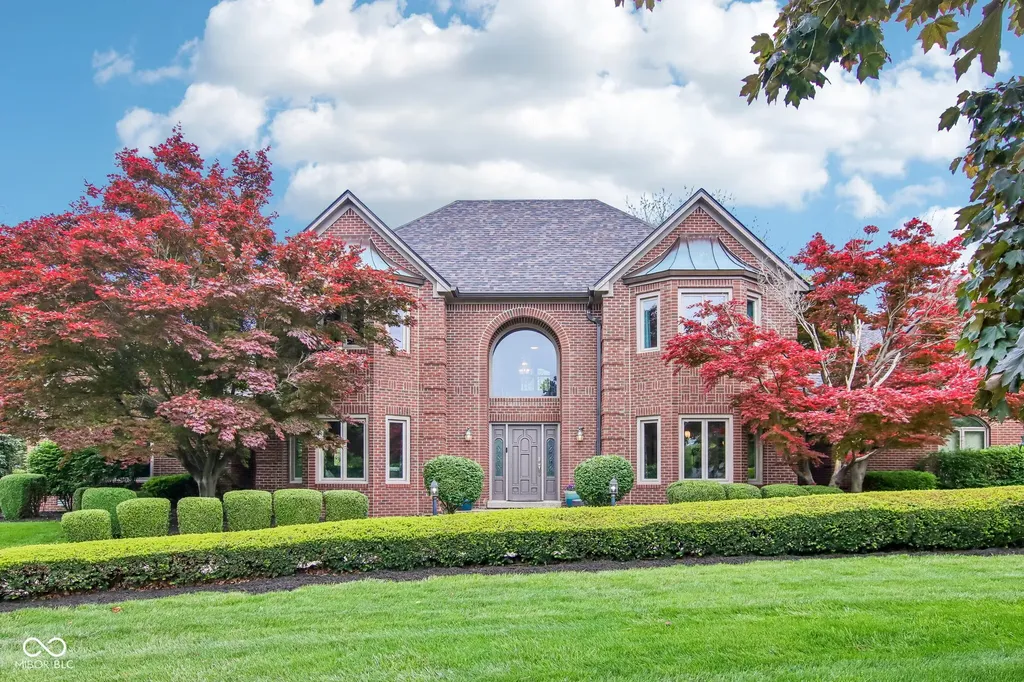 152 Derbyshire Drive Indianapolis IN 46229