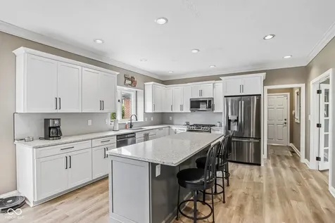 152 Derbyshire Drive Indianapolis IN 46229