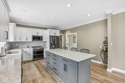 152 Derbyshire Drive Indianapolis IN 46229