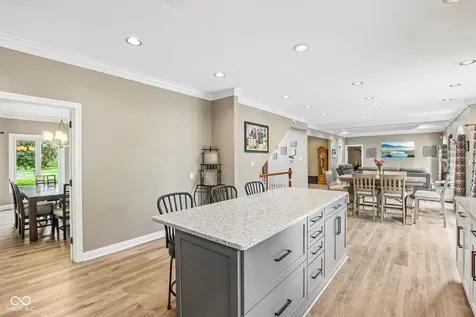 152 Derbyshire Drive Indianapolis IN 46229